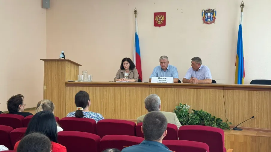 17 июня областная межведомственная комиссия по делам несовершеннолетних и защите их прав Ростовской области приступила к проведению плановой проверки деятельности учреждений системы профилактики безнадзорности и правонарушений несовершеннолетних в Обливском районе.