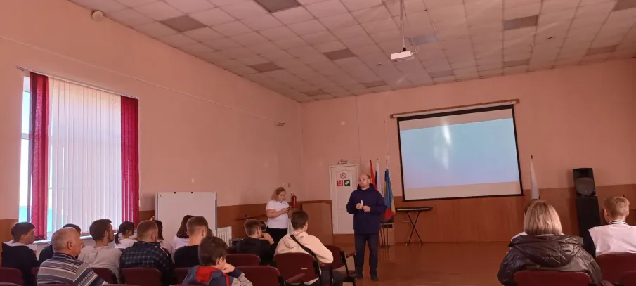 31 октября в Обливском районе на базе МБОУ «Обливская СОШ № 1» прошел межмуниципальный форум «Прорыв» для молодежи «группы риска»